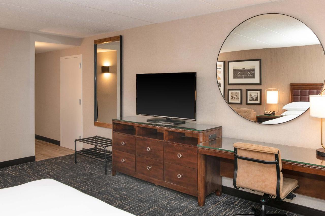 Sheraton Ann Arbor Hotel Екстер'єр фото