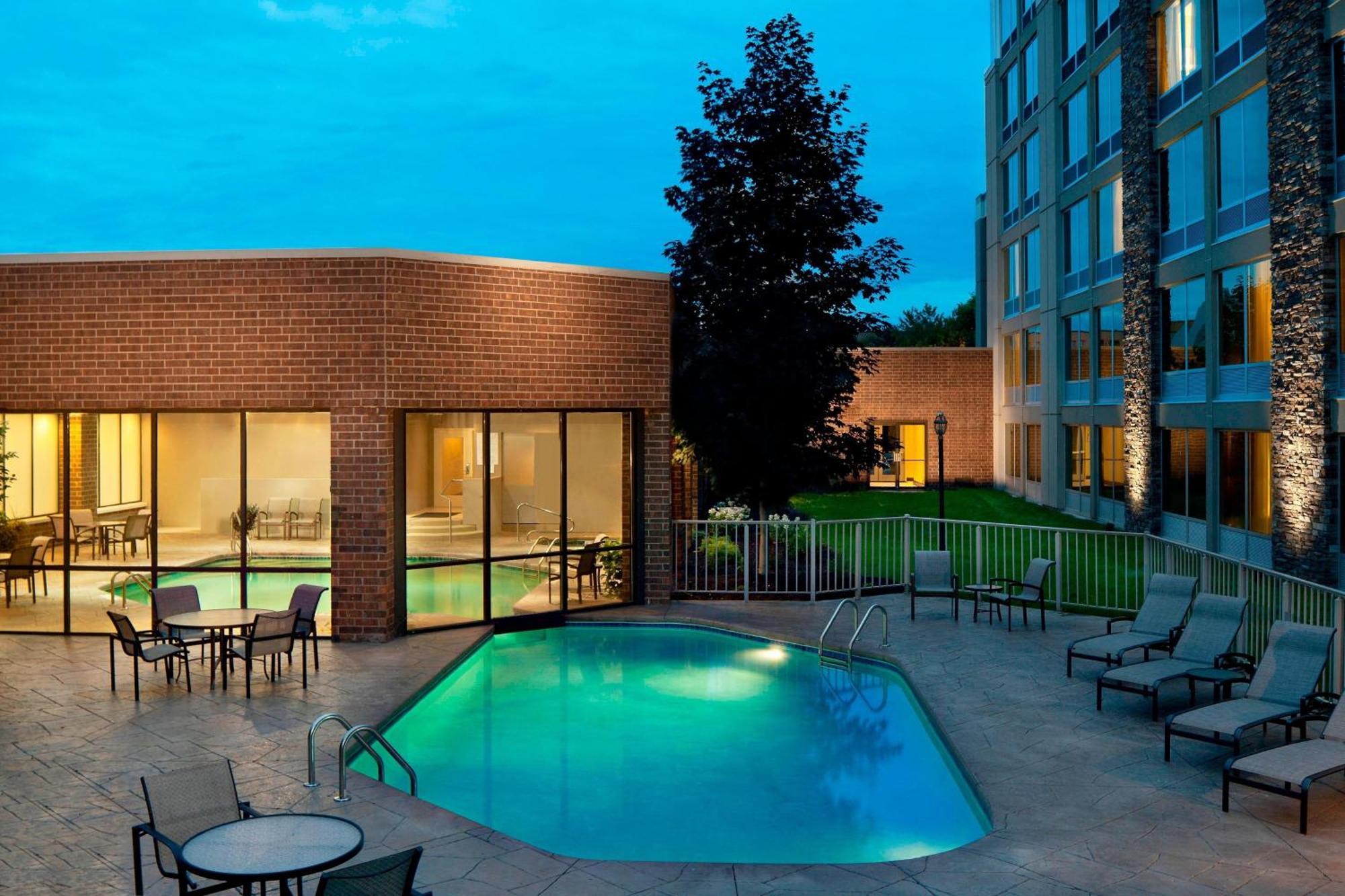 Sheraton Ann Arbor Hotel Екстер'єр фото